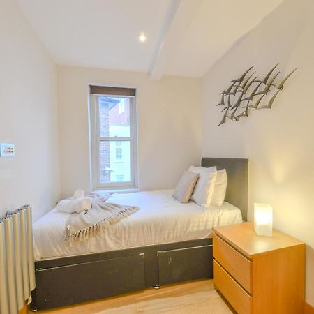 Central Two Bedroom Apartments St Albans By Central Stays Short Lets & Serviced Accommodation With Free Parking Экстерьер фото